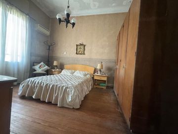 VENTA DE CASA 7 AMBIENTES EN AVELLANEDA