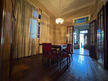VENTA DE CASA 7 AMBIENTES EN AVELLANEDA