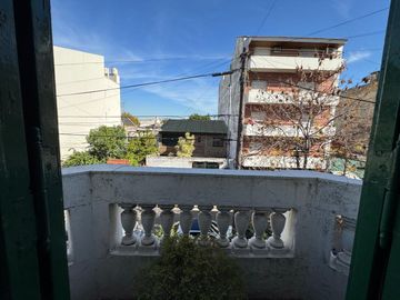 VENTA DE CASA 7 AMBIENTES EN AVELLANEDA