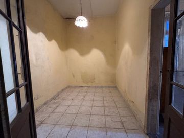 VENTA DE CASA 7 AMBIENTES EN AVELLANEDA