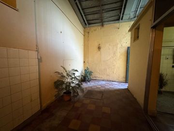 VENTA DE CASA 7 AMBIENTES EN AVELLANEDA