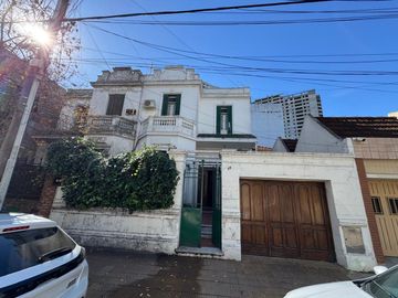 VENTA DE CASA 7 AMBIENTES EN AVELLANEDA