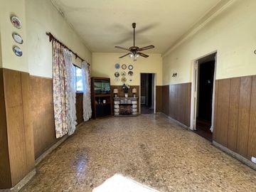 VENTA DE CASA 7 AMBIENTES EN AVELLANEDA