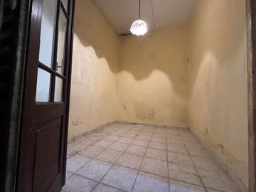 VENTA DE CASA 7 AMBIENTES EN AVELLANEDA
