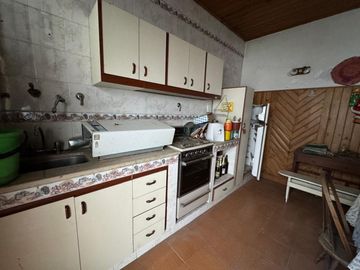 VENTA DE CASA 7 AMBIENTES EN AVELLANEDA