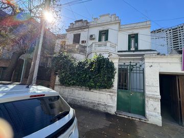 VENTA DE CASA 7 AMBIENTES EN AVELLANEDA