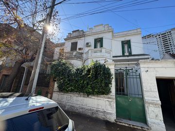 VENTA DE CASA 7 AMBIENTES EN AVELLANEDA