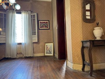 VENTA DE CASA 7 AMBIENTES EN AVELLANEDA