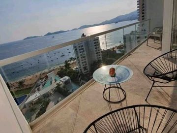 Tu departamento frente al mar en la bahía de Acapulco!