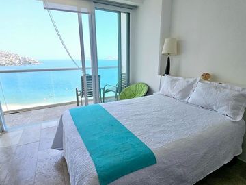 Tu departamento frente al mar en la bahía de Acapulco!