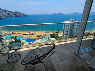 Tu departamento frente al mar en la bahía de Acapulco!