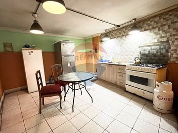 Propiedad comercial Hostal. Metro República