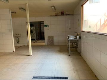 EXCELENTE UBICACION PROPIEDAD COMERCIAL SANTIAGO