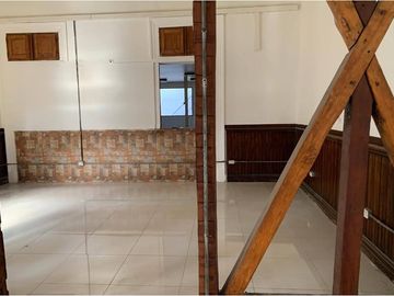 EXCELENTE UBICACION PROPIEDAD COMERCIAL SANTIAGO