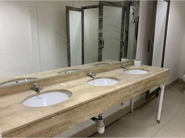 EXCELENTE UBICACION PROPIEDAD COMERCIAL SANTIAGO