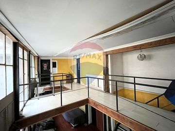 2 casas y local comercial. Metro República.