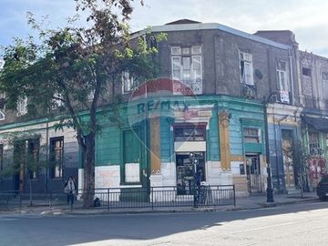 2 casas y local comercial. Metro República.