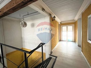 2 casas y local comercial. Metro República.