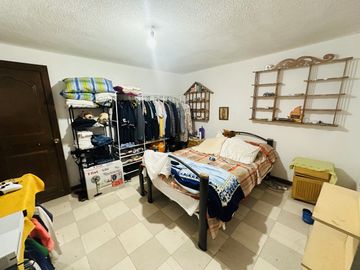 Vendo casa sola, en San Luis Tlaxialtemalco, Xochimilco, Ciudad de México.