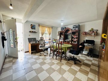 Vendo casa sola, en San Luis Tlaxialtemalco, Xochimilco, Ciudad de México.