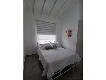 VENTA CASA CAMPESTRE LAGO CALIMA 4HB 3BÑ 1000M2 DARIEN