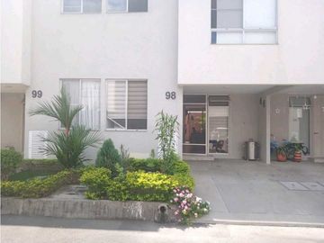 CASA CIUDAD COUNTRY KINKINA 3HB 2BÑ 1EST 1PQC 103M2 JAMUND