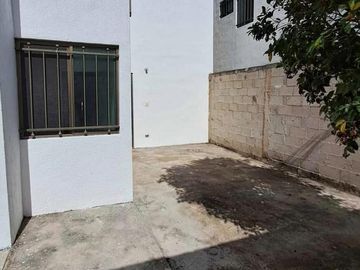 Oportunidad / Casa en Venta en Fracc. las Américas 2 / 3hab / 2 baños/ balcon