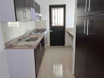 Oportunidad / Casa en Venta en Fracc. las Américas 2 / 3hab / 2 baños/ balcon