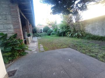 Venta Casa 3 ambientes cochera y patio Ramos Mejia
