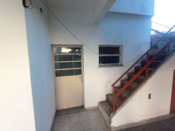 Venta Casa 3 ambientes cochera y patio Ramos Mejia