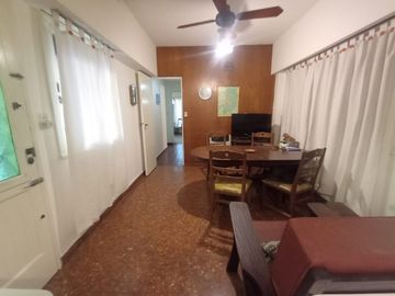 Venta Casa 3 ambientes cochera y patio Ramos Mejia