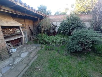 Venta Casa 3 ambientes cochera y patio Ramos Mejia