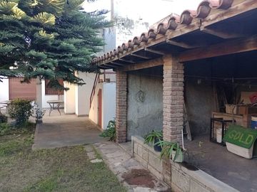 Venta Casa 3 ambientes cochera y patio Ramos Mejia