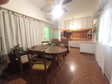 Venta Casa 3 ambientes cochera y patio Ramos Mejia