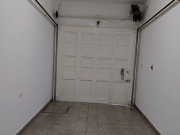 Venta Casa 3 ambientes cochera y patio Ramos Mejia