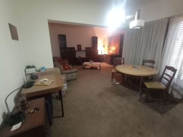 Venta Casa 3 ambientes cochera y patio Ramos Mejia