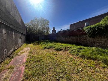 Venta casa lote propio de 520m2 a reciclar Sarandí
