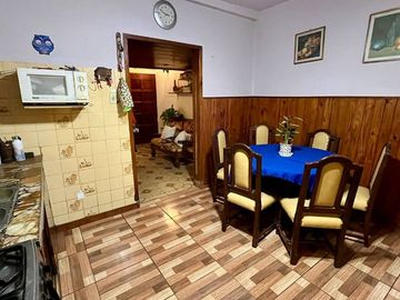 Casa + 2 departamentos en José Marmol