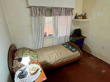 Casa + 2 departamentos en José Marmol