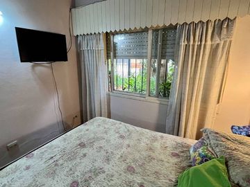 Casa + 2 departamentos en José Marmol