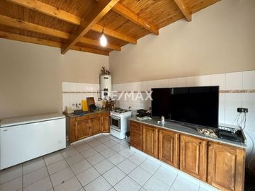 Casa 3 dormis + local + galpon en venta Neuquen