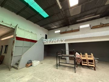 Casa 3 dormis + local + galpon en venta Neuquen