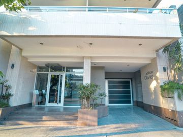 VENTA SEMIPISO DE 2 DORMI y COCHERA CONSTITUYENTES