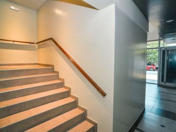 VENTA SEMIPISO DE 2 DORMI y COCHERA CONSTITUYENTES
