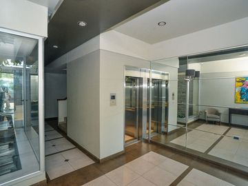 VENTA SEMIPISO DE 2 DORMI y COCHERA CONSTITUYENTES
