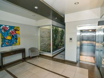 VENTA SEMIPISO DE 2 DORMI y COCHERA CONSTITUYENTES