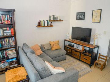 VENTA SEMIPISO DE 2 DORMI y COCHERA CONSTITUYENTES