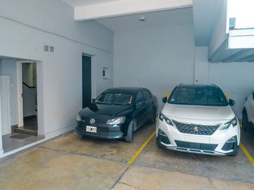 VENTA SEMIPISO DE 2 DORMI y COCHERA CONSTITUYENTES
