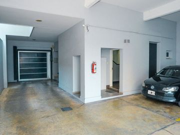 VENTA SEMIPISO DE 2 DORMI y COCHERA CONSTITUYENTES