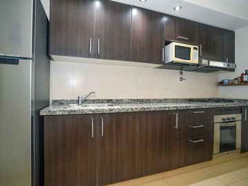 VENTA SEMIPISO DE 2 DORMI y COCHERA CONSTITUYENTES